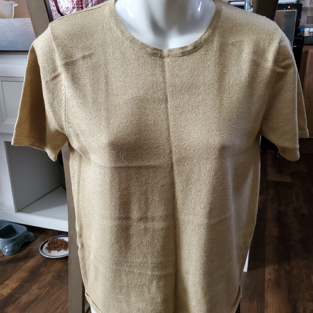 Casual Corner Size Medium SS Gold Sparkle Blouse